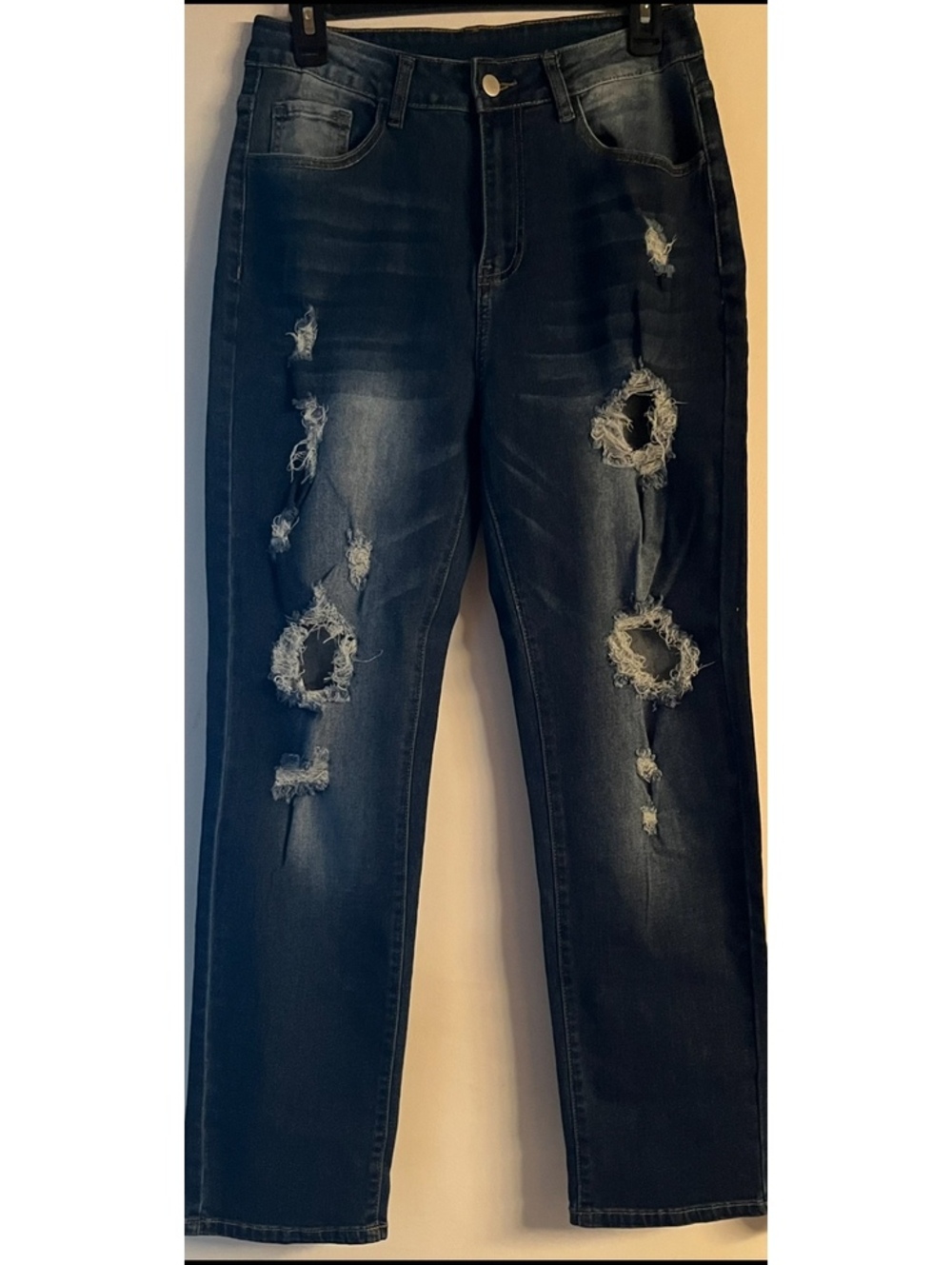 Distressed Jeans NWOT Sz LG